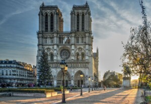 Zamki nad Loarą Katedra Notre Dame