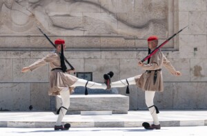 Weekend w Atenach Warta pod parlamentem