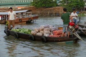 Wycieczka Wietnam targ na rzece Mekong Can Tho
