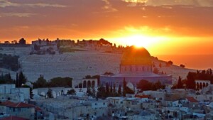 Pielgrzymka do Jordanii i Ziemi Świętej Jerozolima Pixabay License